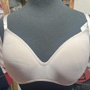 RENE’ ROFE’ soft comfort wire free bra Nude color. Adjustable straps 10% spandex